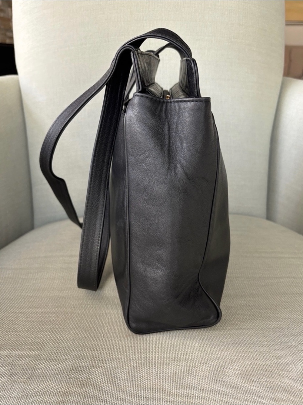 Paloma Picasso Black Leather Shoulder Bag with Gold Accent - Picture 3 of 10